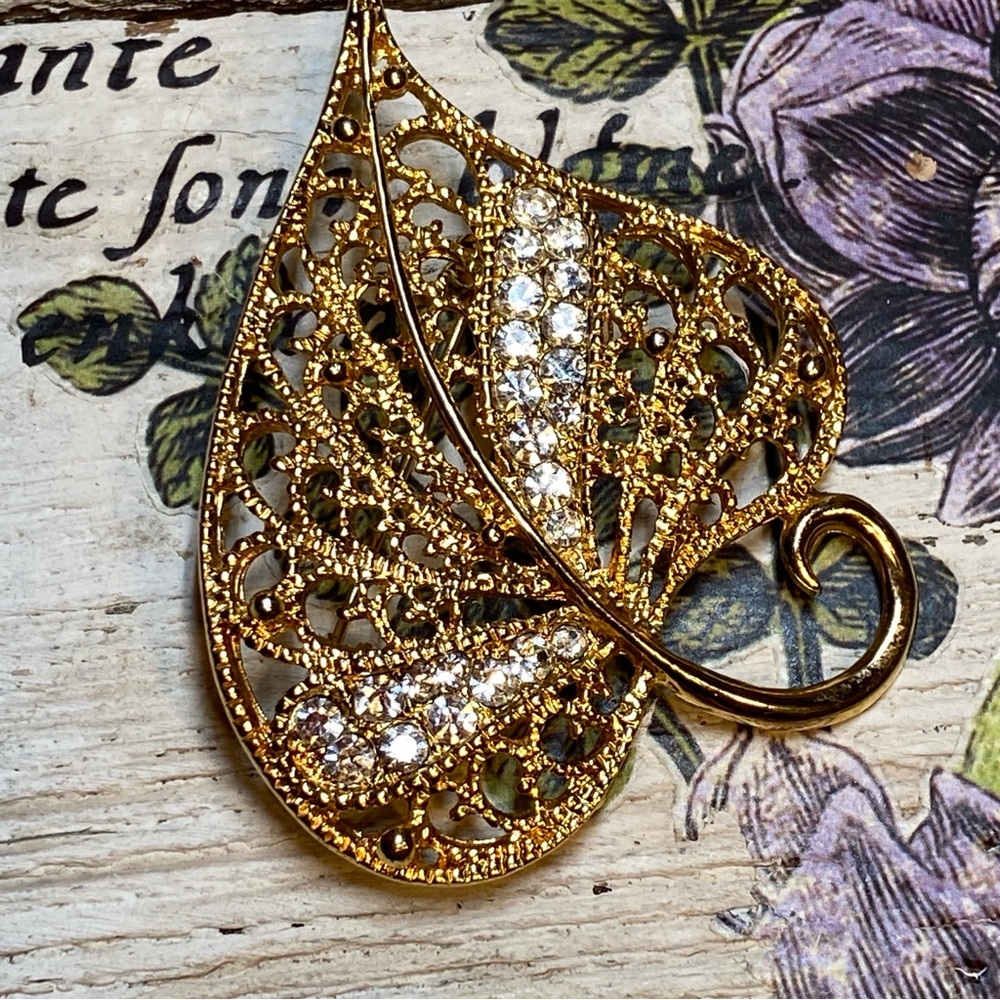 🍒3 for $33🍒  Leaf Brooch Gold Tone Rhinestones Filigree